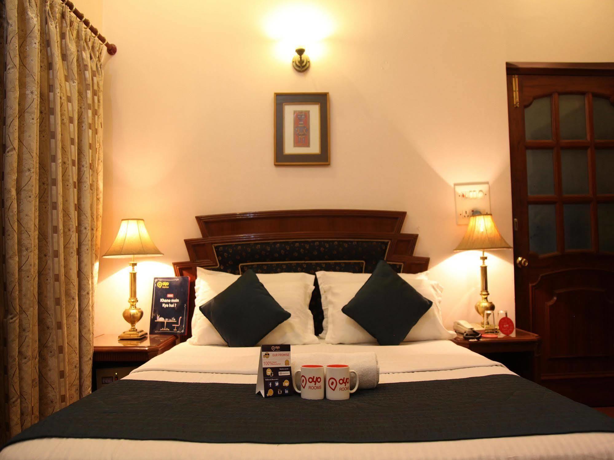 Hotel Imperial House Allāhābād Junction Buitenkant foto