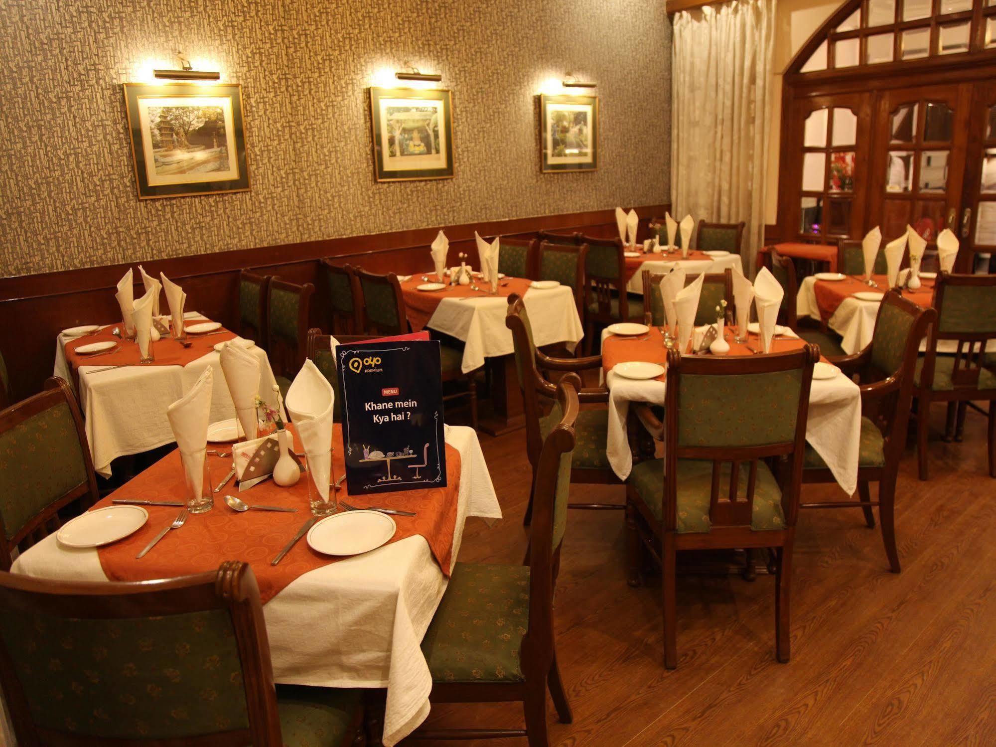 Hotel Imperial House Allāhābād Junction Buitenkant foto